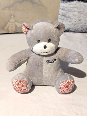 Petit Ourson Ours Gris Petites Fleurs Pattes Intérieur Oreilles Animal Peluche Petits Enfants Bébés