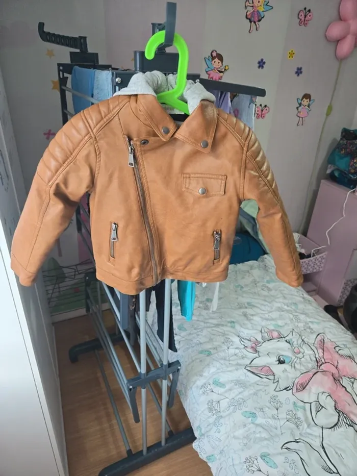Veste en simili cuir garçon 5 ans - photo numéro 3
