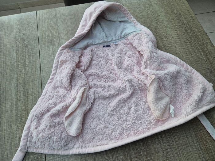 Peignoir Okaïdi 6 ans en excellent état - photo numéro 3