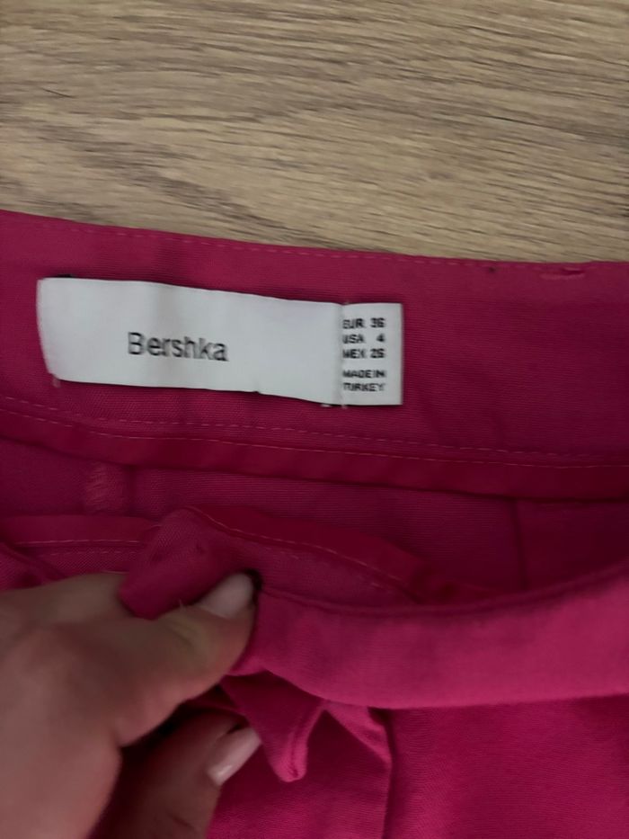 Pantalon rose bershka
