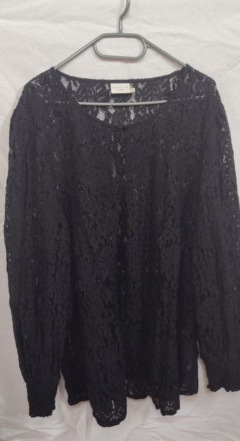 Blouse dentelle noire