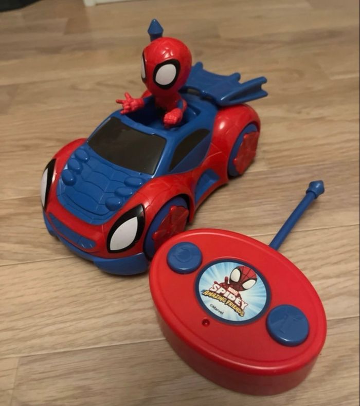 Voiture télécommandée spidey - photo numéro 2
