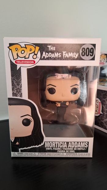 Funko pop famille addams family morticia cousin 