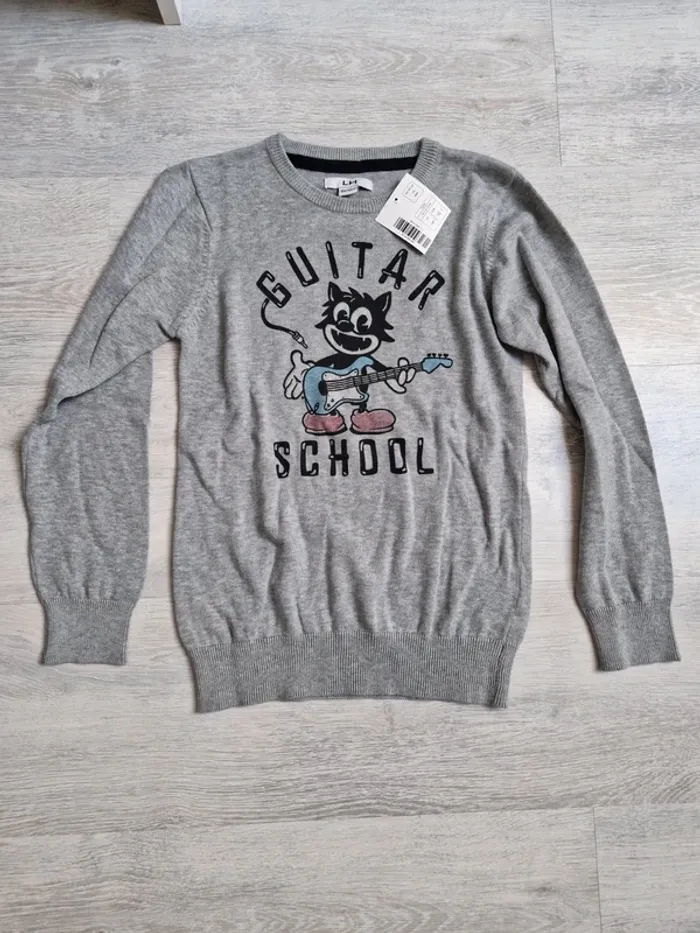 Pull fin gris La Halle neuf avec étiquette 10 ans chat Guitar School