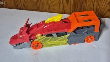 Mattel Hot wheels city transporteur dragon lanceur 2-en-1 camion
