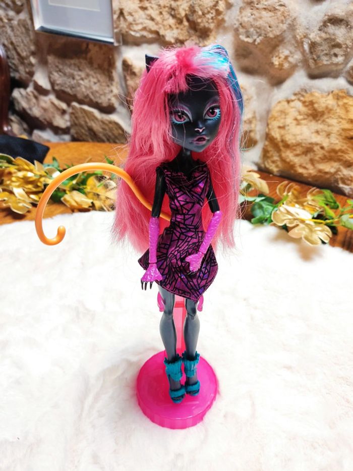 🐱Poupée Monster High Boo York Catty Noir Mattel 2011🐱 - photo numéro 2