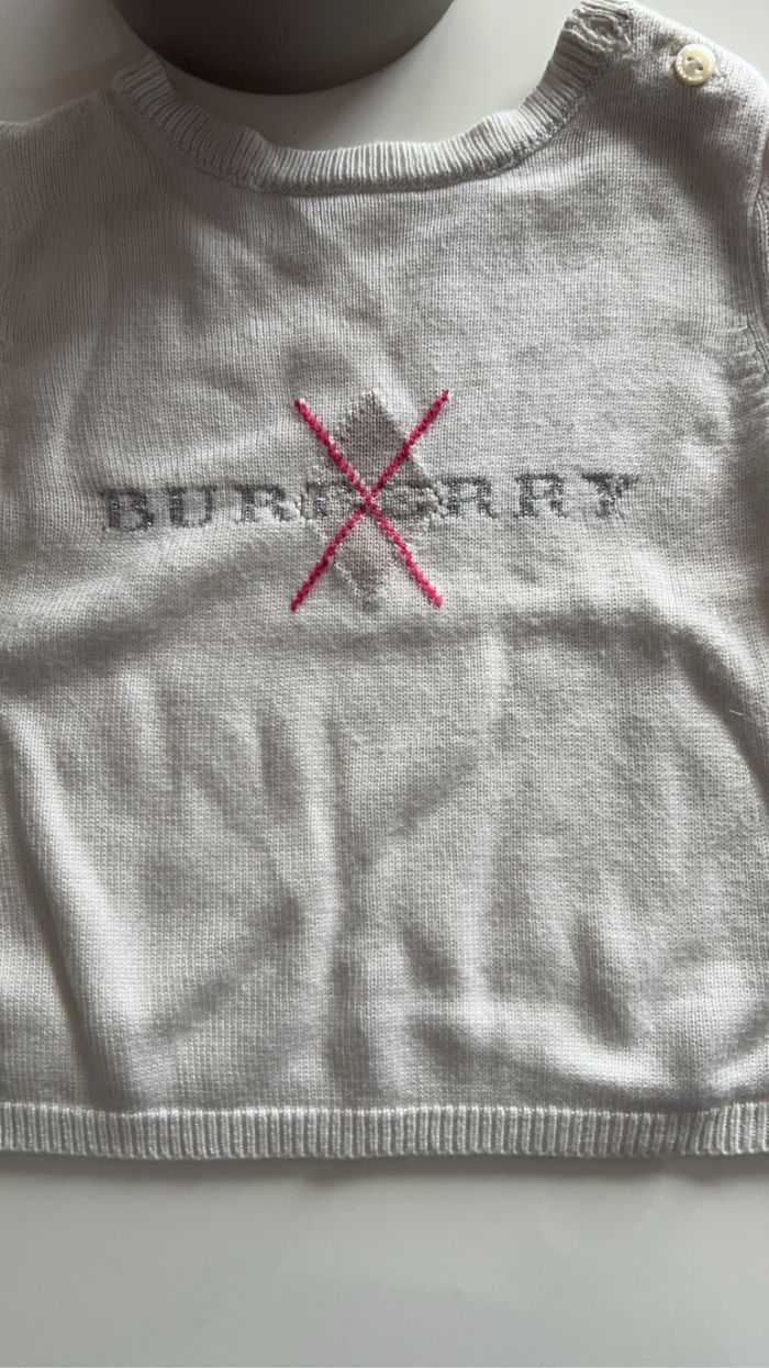 Pull Burberry 6 mois - photo numéro 2