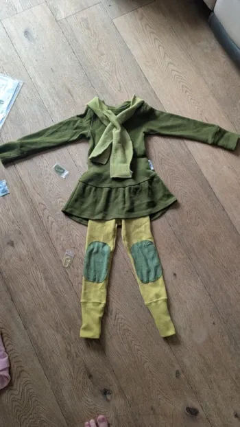 Ensemble tunique legging écharpe manymonths vert conqueror