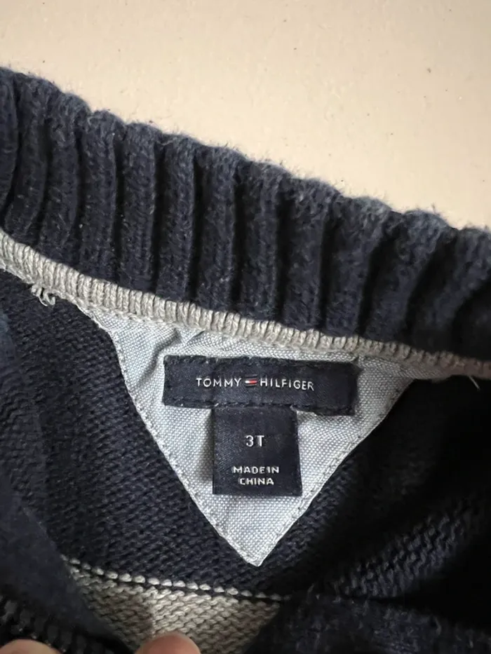 Pull Tommy Hilfiger 3 ans - photo numéro 3