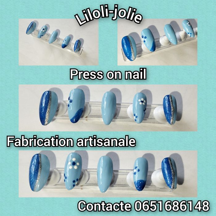 Press on nail/ faux ongles bleu avec nail art