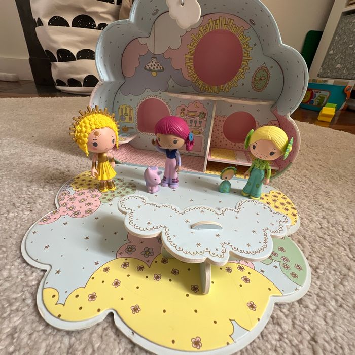 Maison nuage Tinyly avec personnages - photo numéro 2