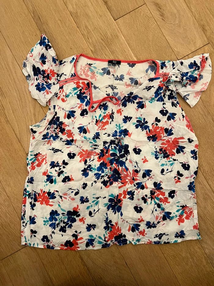 Haut à fleur Jacqueline riu 46 bon état