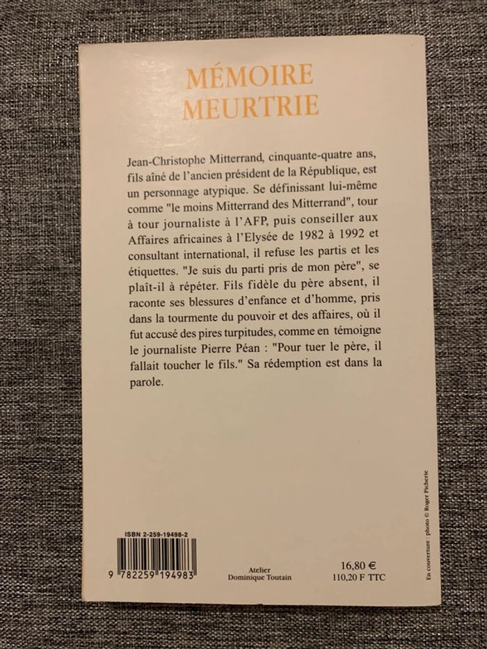 Livre : Mémoire meurtrie de Jean-Christophe Mitterand - photo numéro 2
