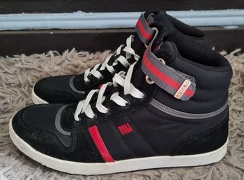 Basket montante noir 37 comme neuf 