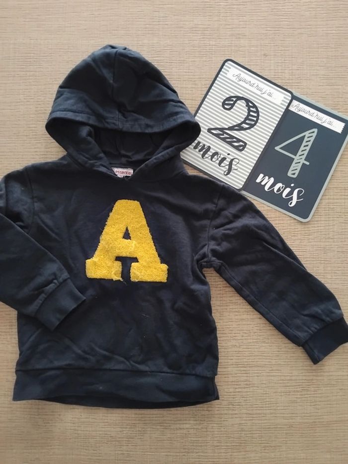 Pull à capuche 24 mois *