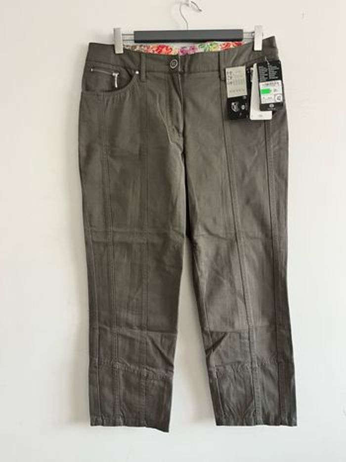 Pantacourt C&A slim fit femme taille 42 neuf - photo numéro 2