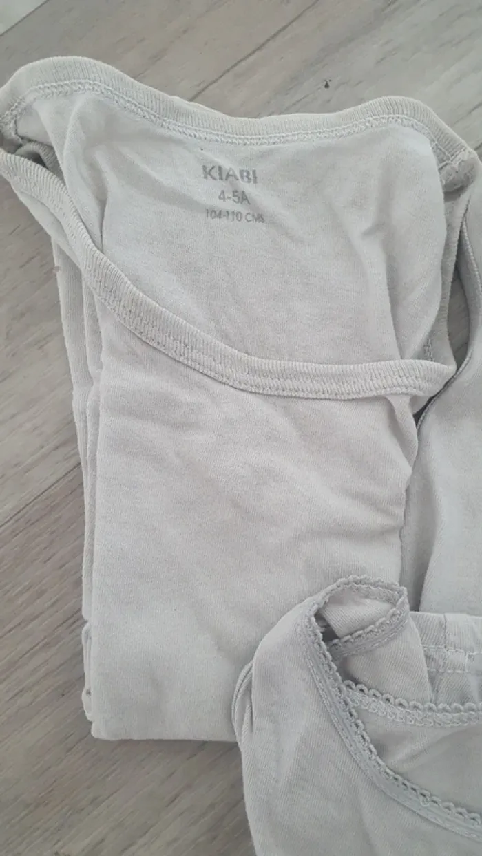 Lot de 3 maillots de corps blanc kiabi 4 ans - photo numéro 2