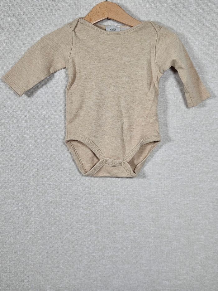 Bodie manche longue zara 6-9 mois 74 cm