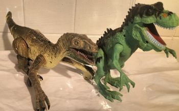 Lot de 2 dinosaures