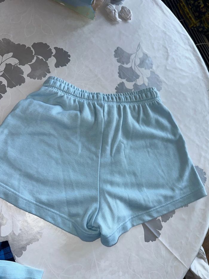 Short bleu clair - photo numéro 2