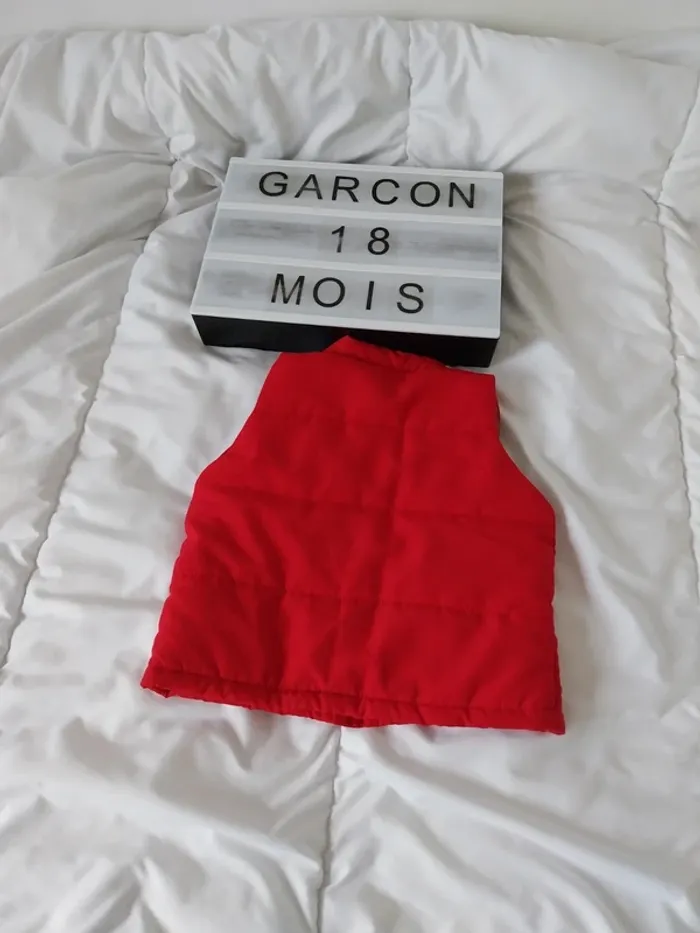 Veste / doudoune sans manche garçon 18 mois - photo numéro 2