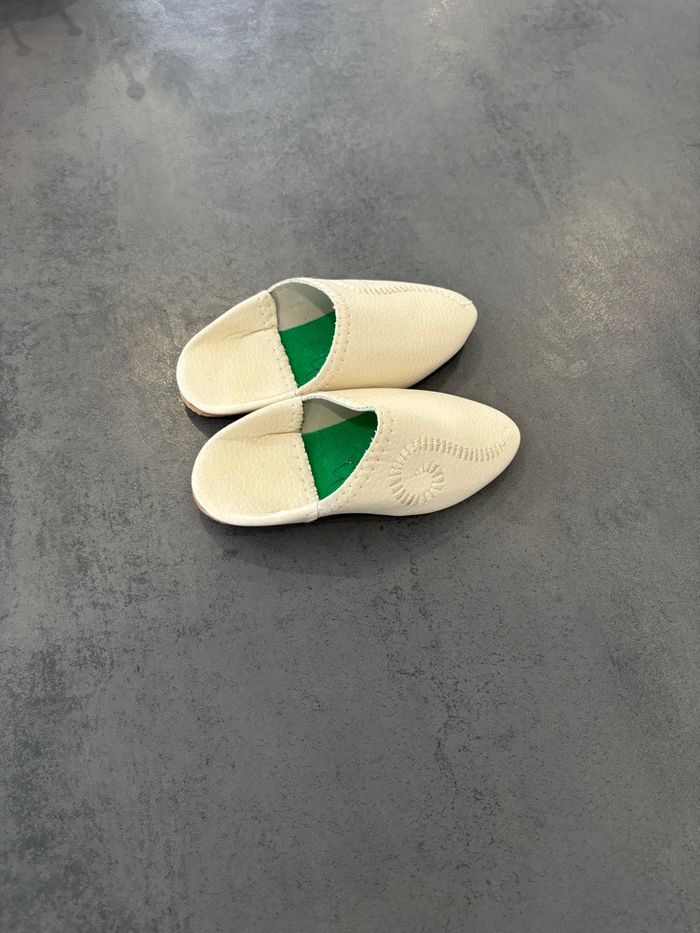 Babouches  traditionnelles  en cuir blanc - photo numéro 2