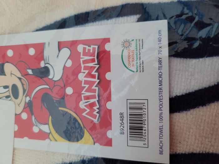 serviette de bain MINNIE Disney neuve - photo numéro 2