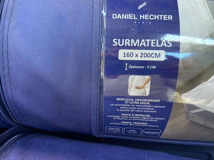 Sur matelas Daniel hechter neuf 160/200,5 cm d’épaisseur (moelleux,ergonomique,ultra doux) - photo numéro 2