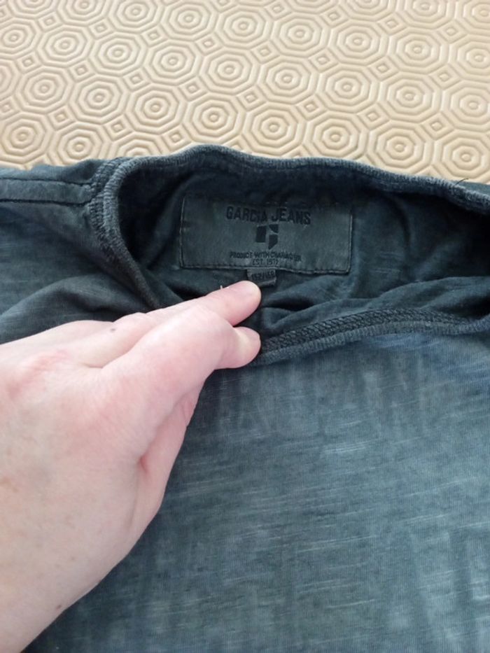 Lot de 2 t-shirts manches longues taille 12 ans en très bon état - photo numéro 7