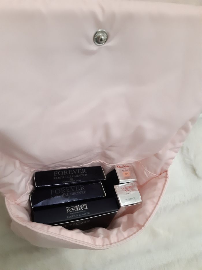 Dior Pink Puffy Pouch with Silver Dior Logo - photo numéro 6