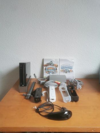 Wii noire + 2 jeux