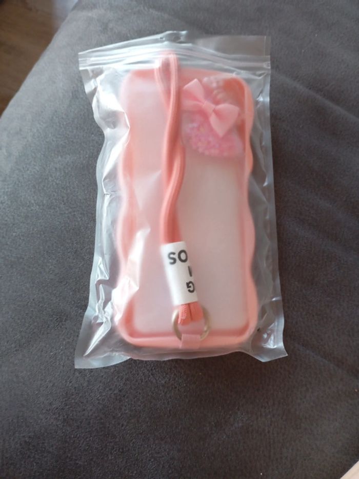 Coque rose redmi 13c + accessoires ( lance de téléphone, petit sticker coeur + sweet ) - photo numéro 5