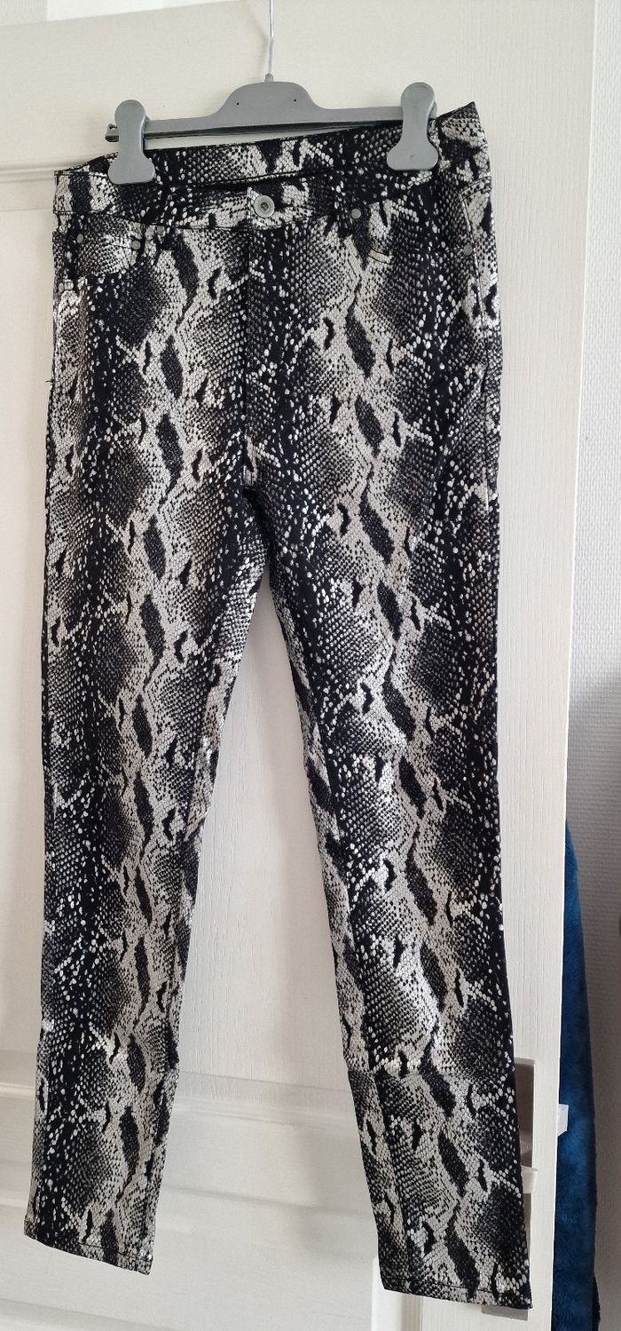 Pantalon skin n'y motif serpent