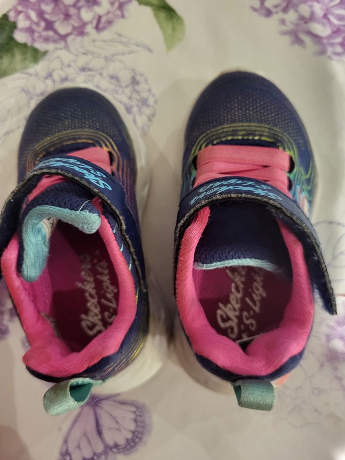 Baskets fille qui brillent en 21 Skechers lights - photo numéro 4