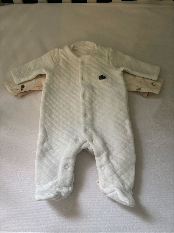 Lot pyjamas et bodies - photo numéro 10