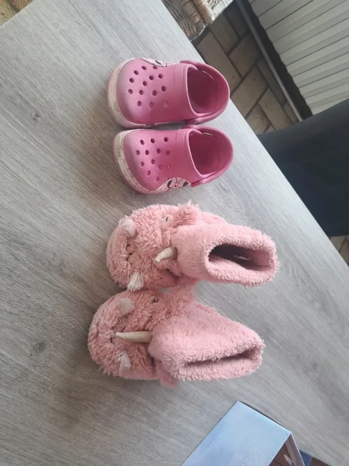 Lot de 2 chaussures fille taille 24/25