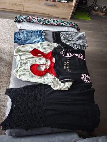 Lot vêtements fille 7 ans