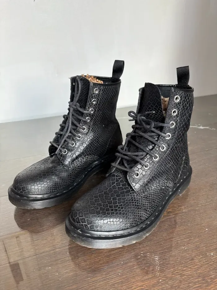 Dr Martens 1460 Noir Python