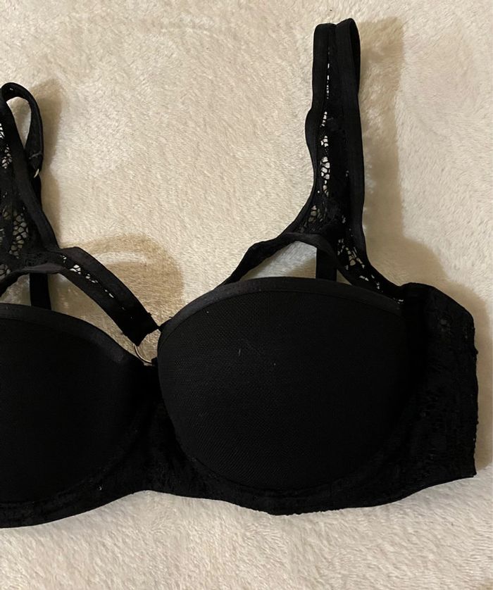 Soutien gorge noir ouvert taille 85D - photo numéro 3