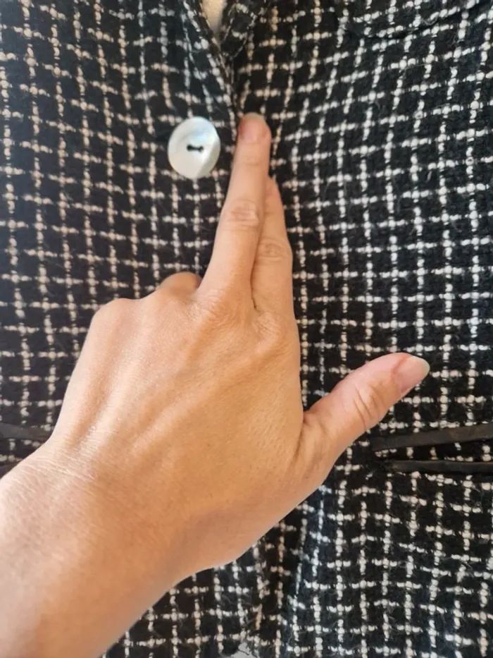 Veste courte en laine bouillie - photo numéro 3