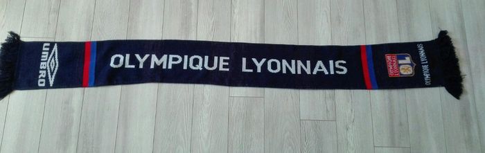 Écharpe supporter Olympique Lyonnais - photo numéro 2