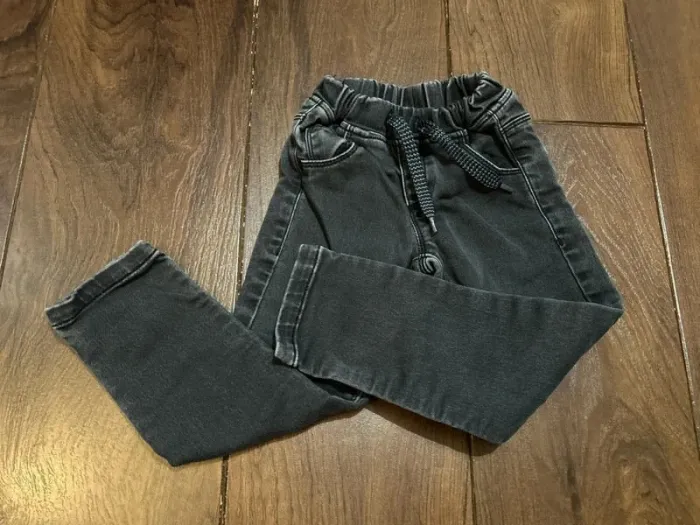 Jean garcon en coton gris  effet usé taille élastiquee absorba 3 ans