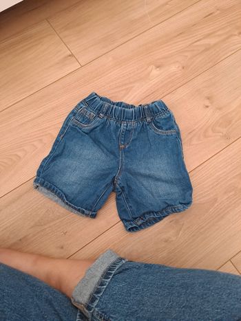 Short tape à l'œil