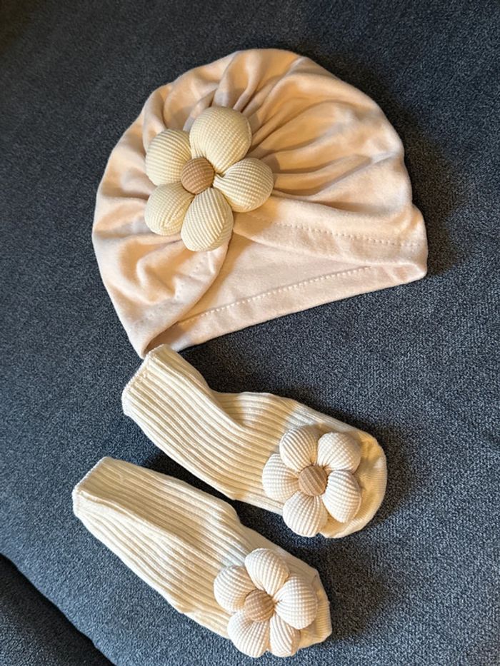 Ensemble chaussette et bonnet naissance - photo numéro 2
