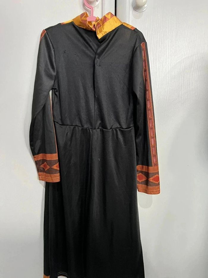 Déguisement d'Anna dans La Reine des Neiges 2. Robe + cape - photo numéro 3