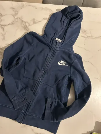 Veste Nike taille 7/8 ans