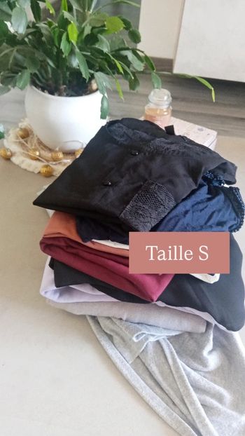 Lot femme taille S (lot revendeur)