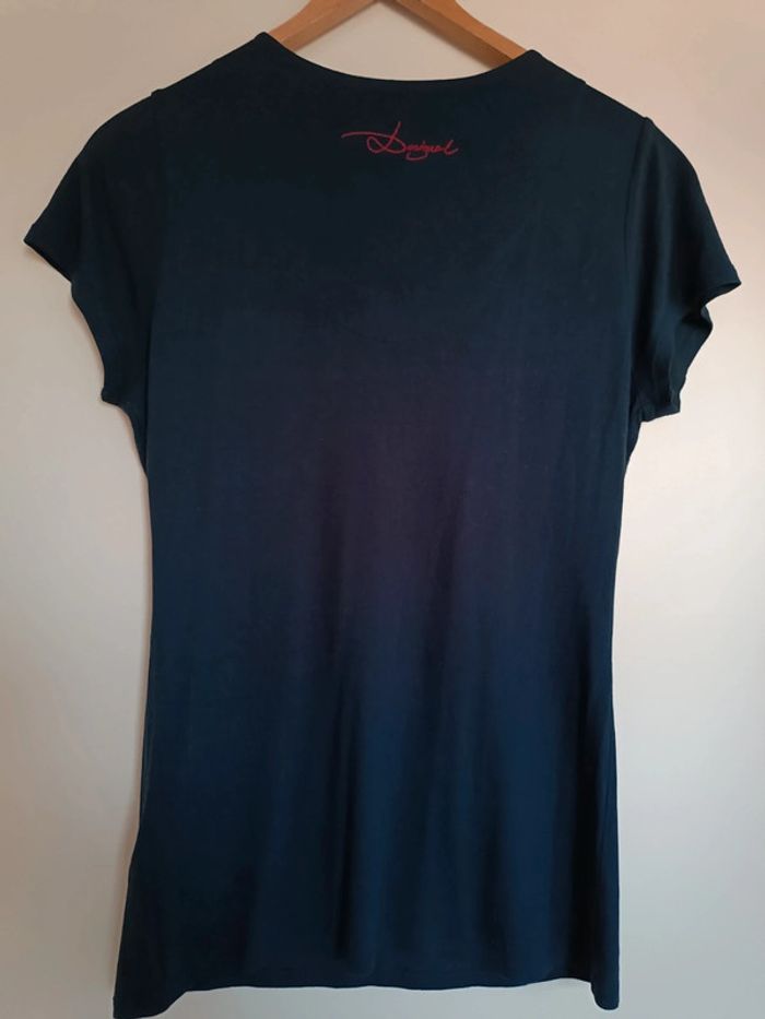 T-shirt Desigual bleu marine avec foulard - neuf sans étiquette - taille M - photo numéro 4