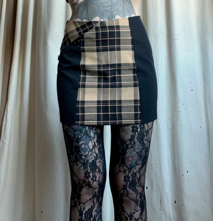 Minijupe tartan punk vintage made in France 🇫🇷 90s - Taille S - photo numéro 4