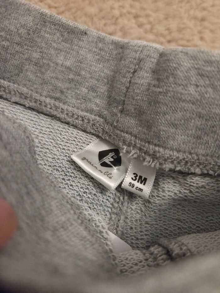 Pantalon bébé 3 mois dinos gris tres bon etat grain de ble - photo numéro 2